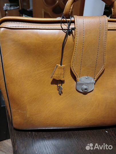 Мужской кожаный портфель коричневый