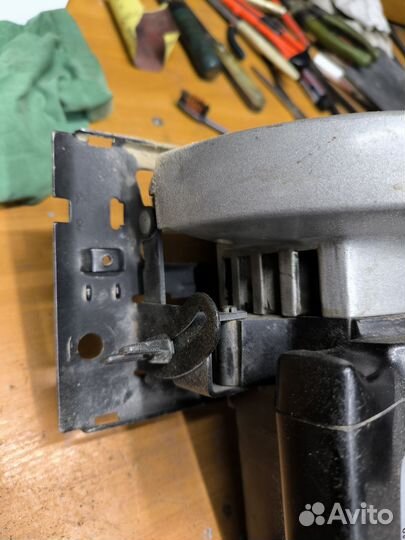 Электро пила black decker 1400W