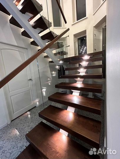 Лестница на второй этаж