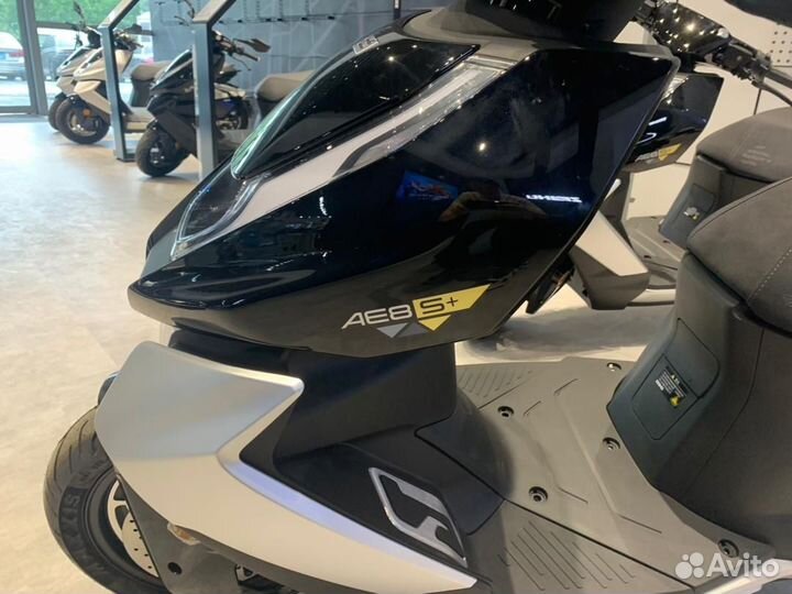 Электроскутер zeeho AE8S+