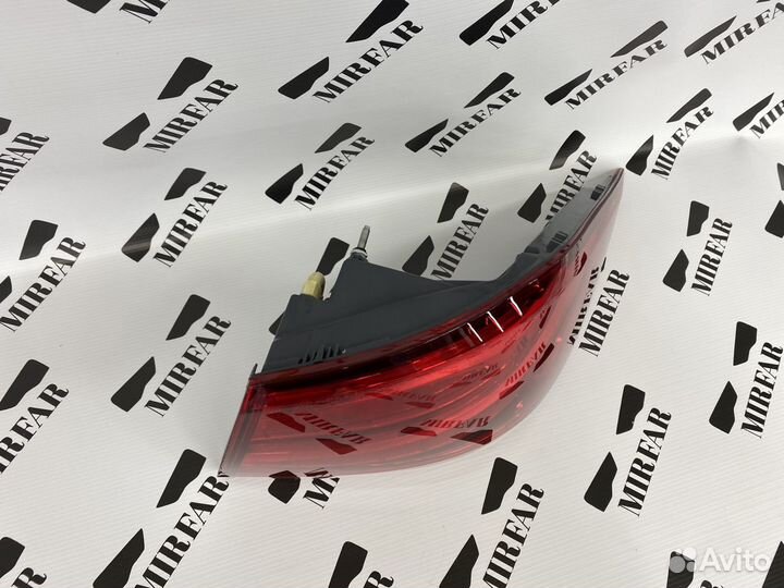 Задний правый внешний фонарь MercedesBenz GLE w166