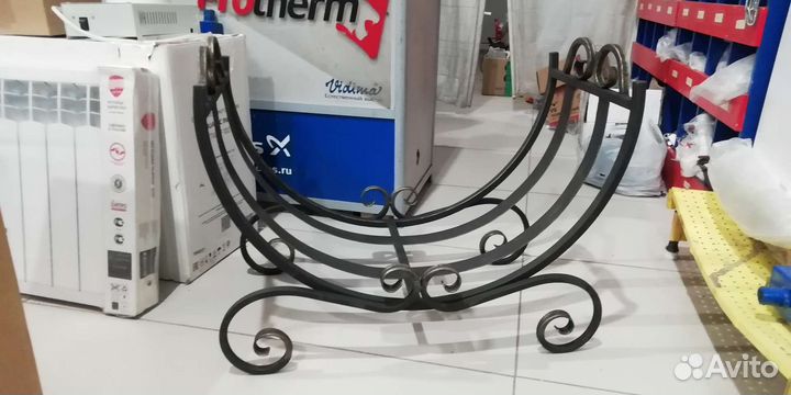 Дровница для камина