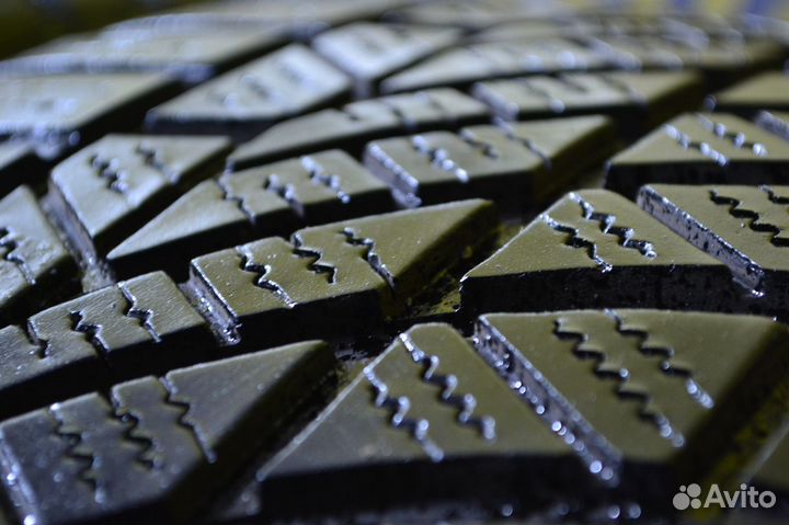 Hankook Kinergy 4S H740 225/40 R18