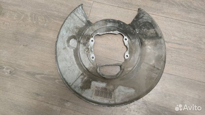 Пыльник тормозного диска задний правый Bmw 530 D