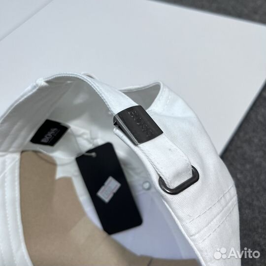 Бейсболка Hugo Boss белая