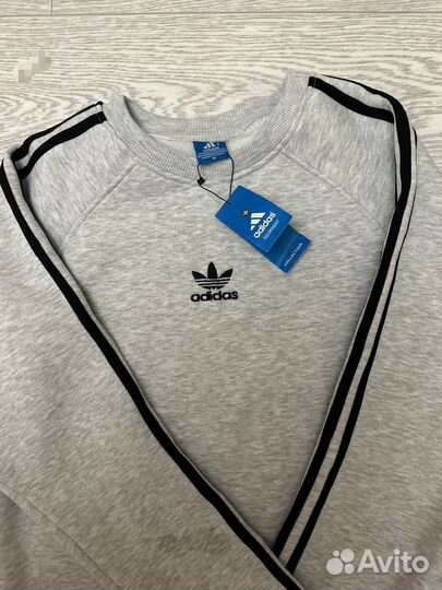 Спортивный костюм adidas