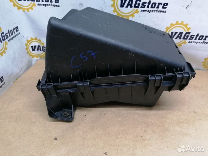Корпус воздушного фильтра Volkswagen Golf 4 2.3
