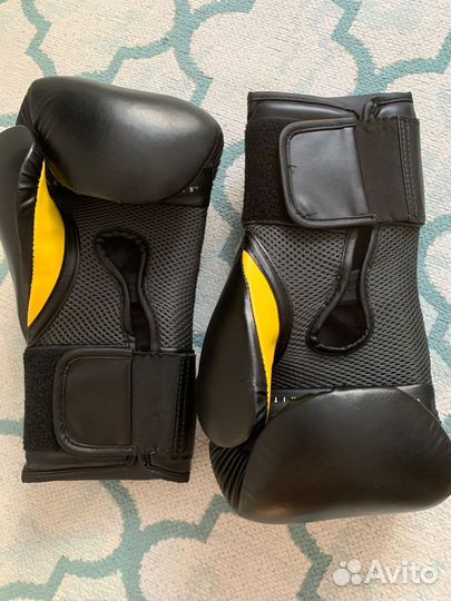 Боксерские перчатки Everlast elite