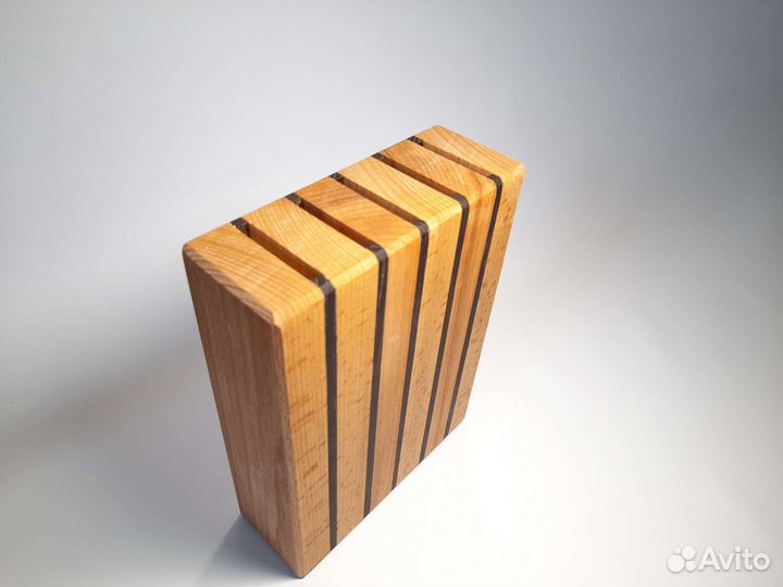 Подставка под ножи из бука и термоясеня