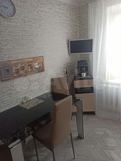 2-к. квартира, 52 м², 2/4 эт.