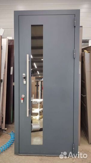 Дверь входная для частного дома