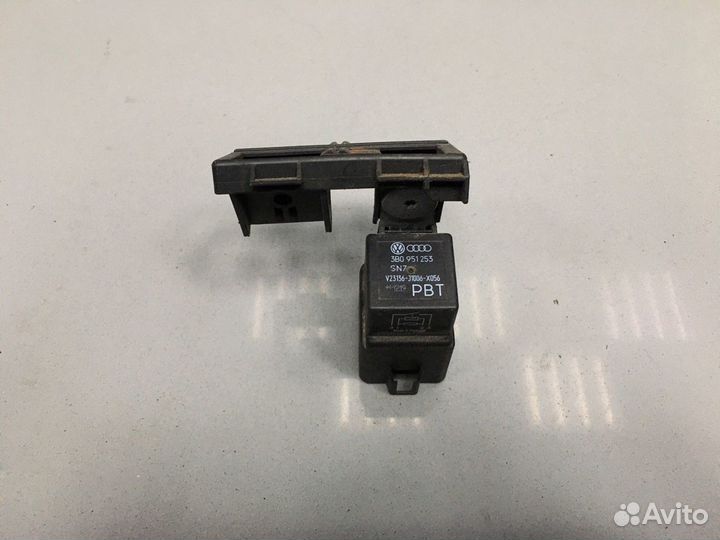 Реле обогрева лобового стекла Volkswagen Skoda Aud