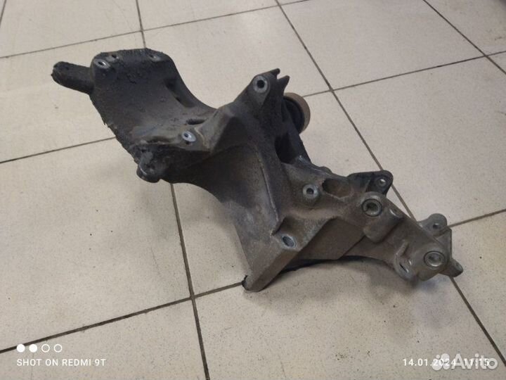 Кронштейн вспомогательных агрегатов Renault Logan