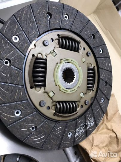 Сцепление в сборе Mitsubishi Lancer X (07) 1.5i (с мех.муфт)