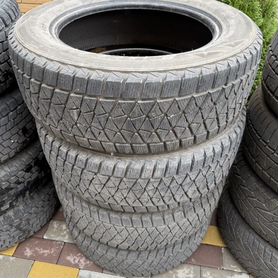 Bridgestone Blizzak DM-V2 225/60 R17