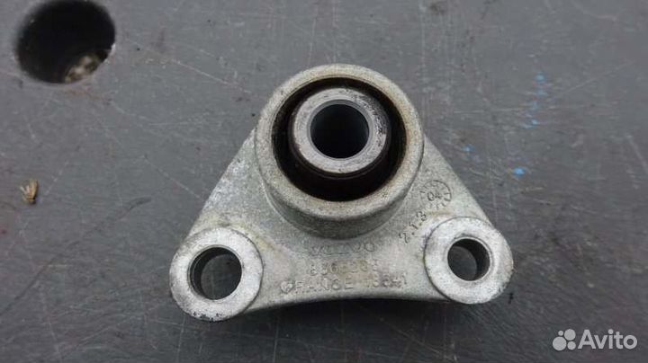 Сайлентблок правый Volvo Xc90 C59 B5254T2 2004