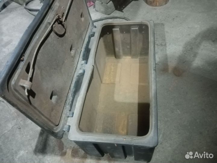 Инструментальный ящик для прицепа