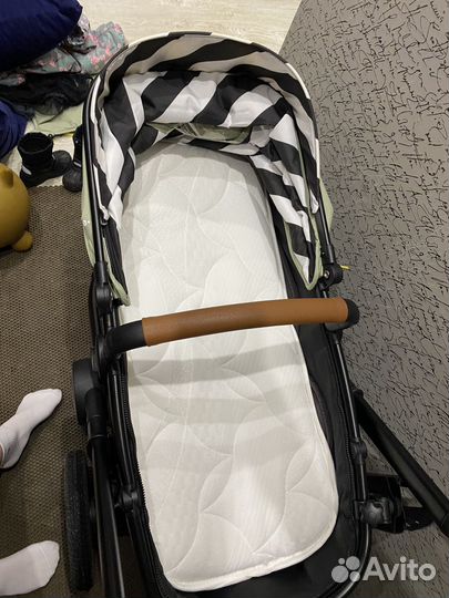 Коляска Happy Baby Mommer