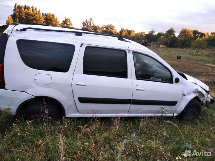 LADA Largus 1.6 МТ, 2013, битый, 160 000 км