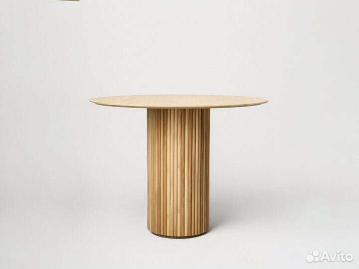 Стол дизайнерский круглый