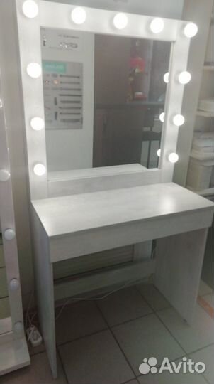 Стол с лампочками