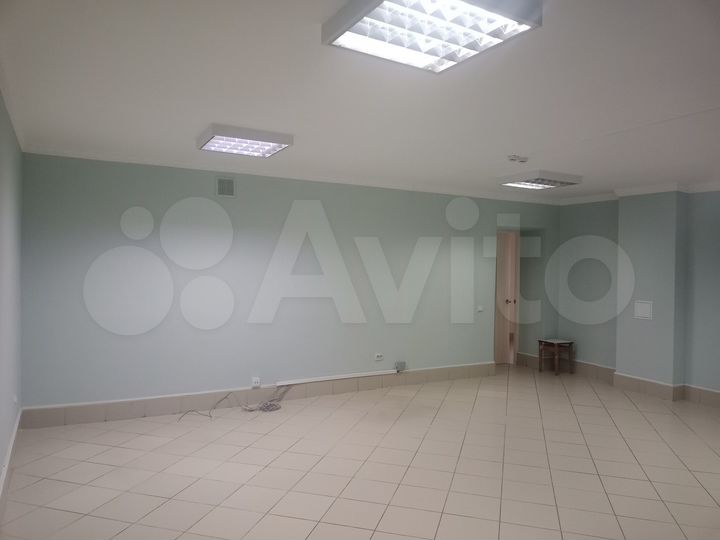 Офисы 13.5, 42.7 м²