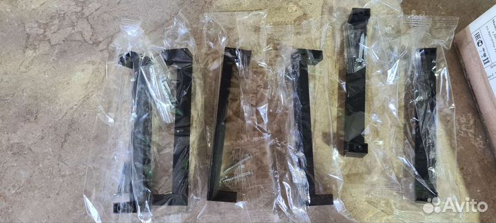 Новая фурнитура для мебели пакетом