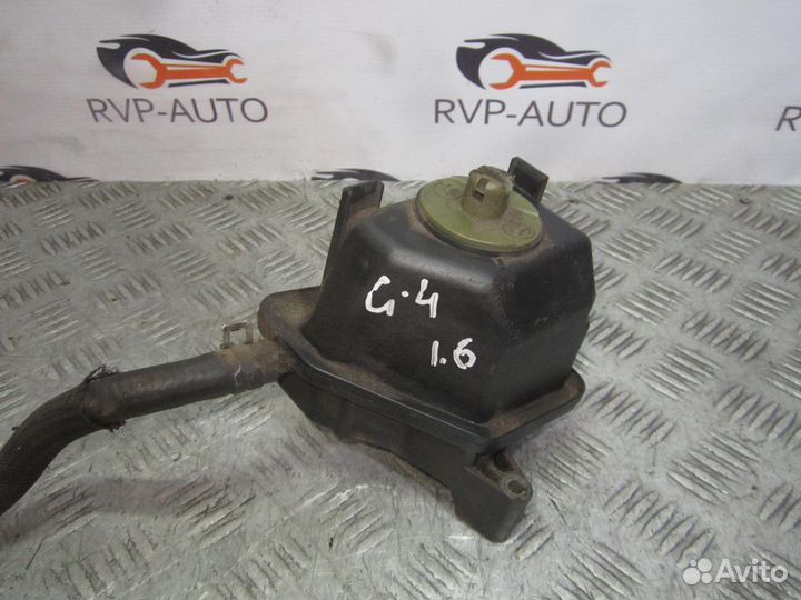 Бачок омывателя лобового стекла Volkswagen Golf 4