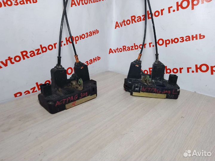 Замок задней правой двери Opel Astra G