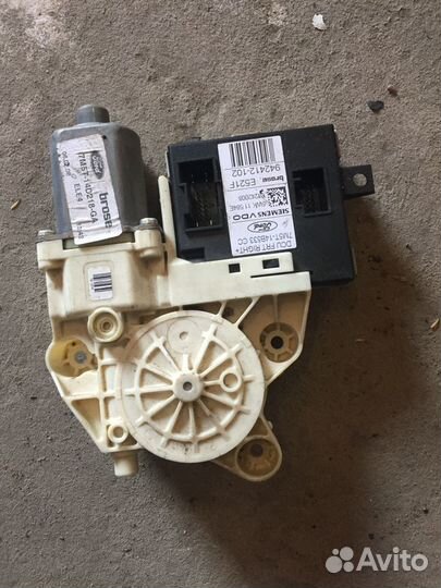 Форд фокус 2 моторчик стеклоподъемника передний пр