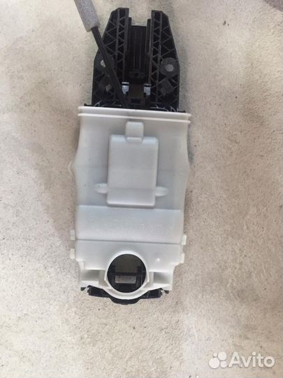 Замок двери Шкода рапид