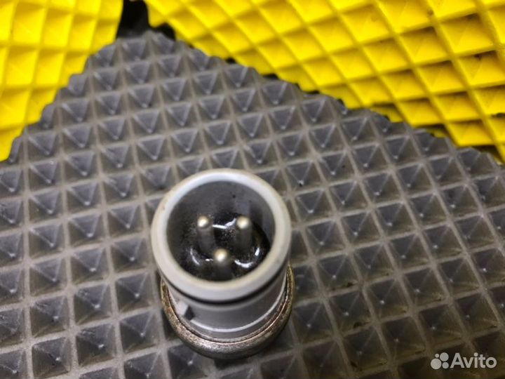 Датчик температуры Audi A6 4A2 AHU 1.9TD 1995