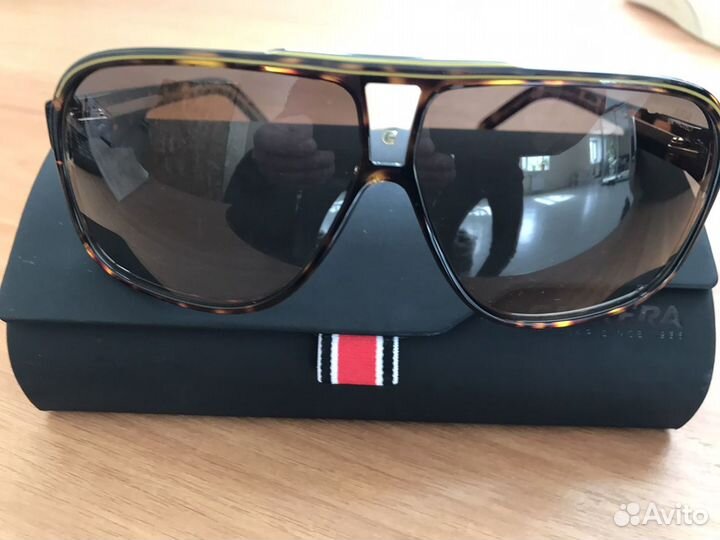 Солнцезащитные очки Carrera