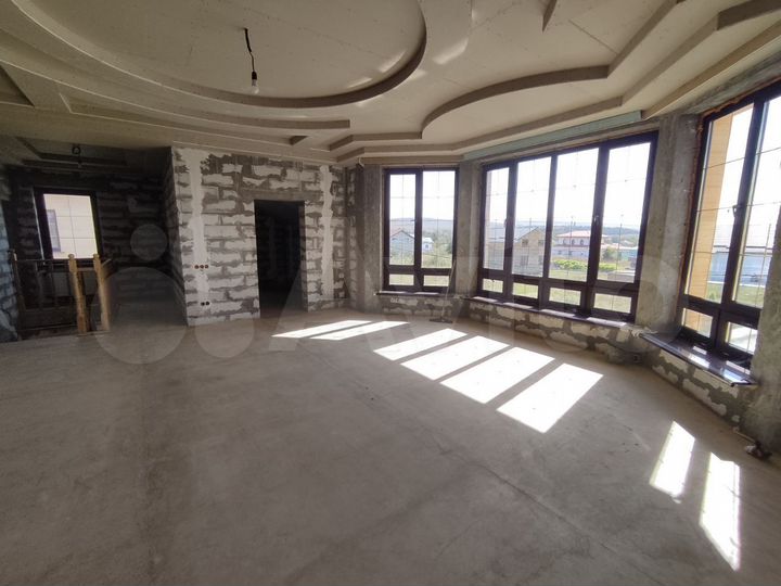 Дом 280 м² на участке 4 сот.