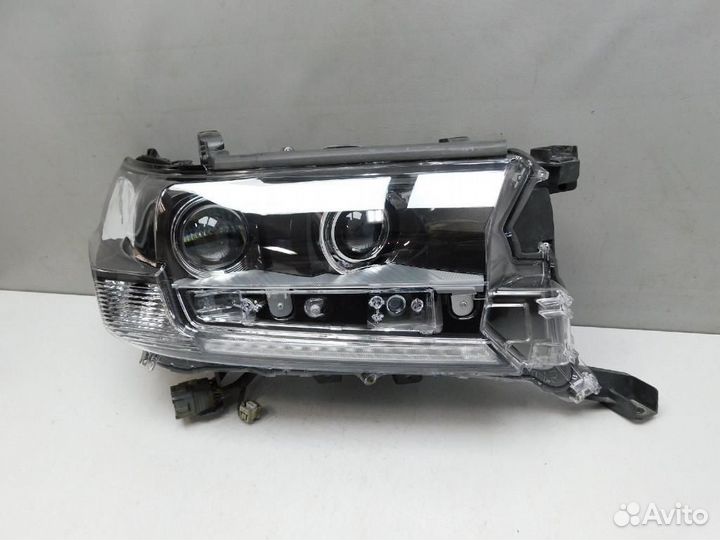 Фара правая Toyota Land Cruiser