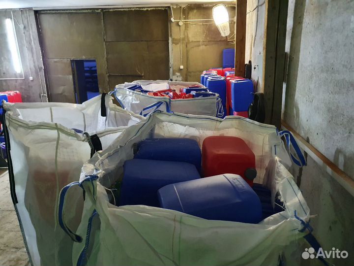 Канистры пластиковые