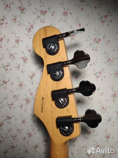 Fender American Deluxe Jazz Bass Shoreline Gold