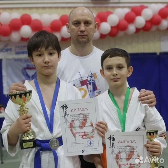 Тренер по смешанным единоборствам