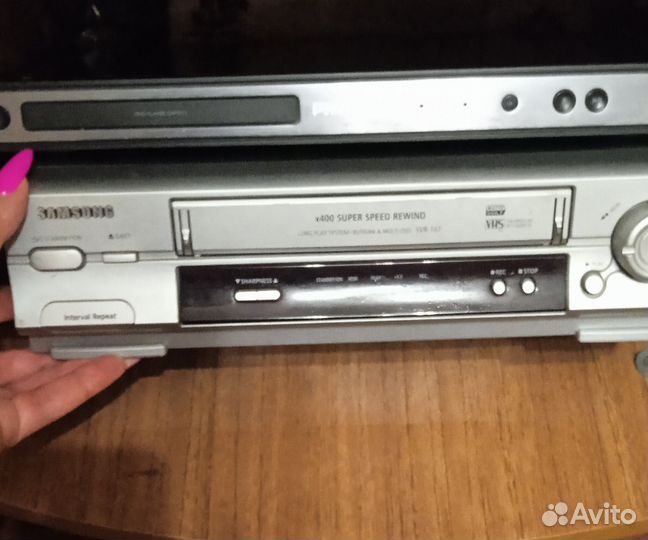Видеомагнитофон Samsung, и DVD плеер Филипс