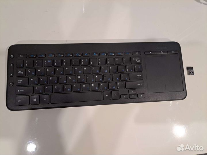 Беспроводная клавиатура с тачпадом