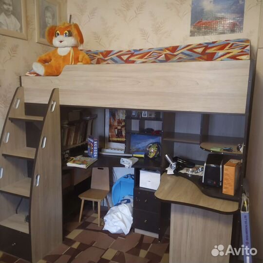 Уголок школьника с кроватью