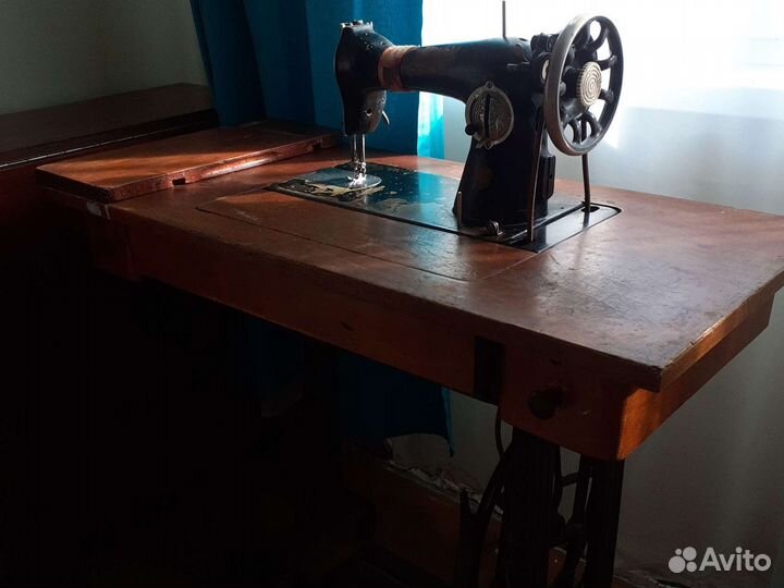 Швейная машина ножной привод