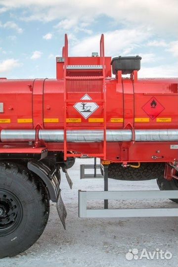 Прицеп химическая цистерна УралСпецТранс ПЦ 8-21, 2023