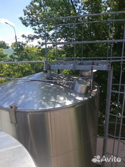 Резервуар вертикальный, 30 куб.М, емкость из нержа