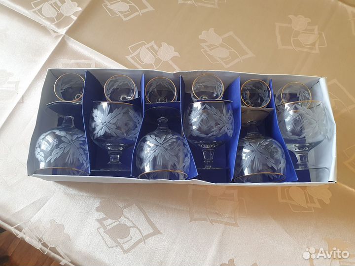 Вазы, графины, чайник Гжель