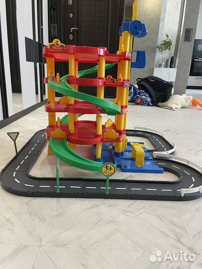 Парковка для машин Полесье