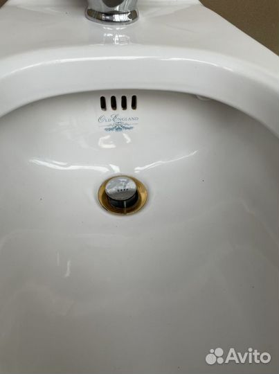 Биде Old England со смисителем Ideal Standard Refl