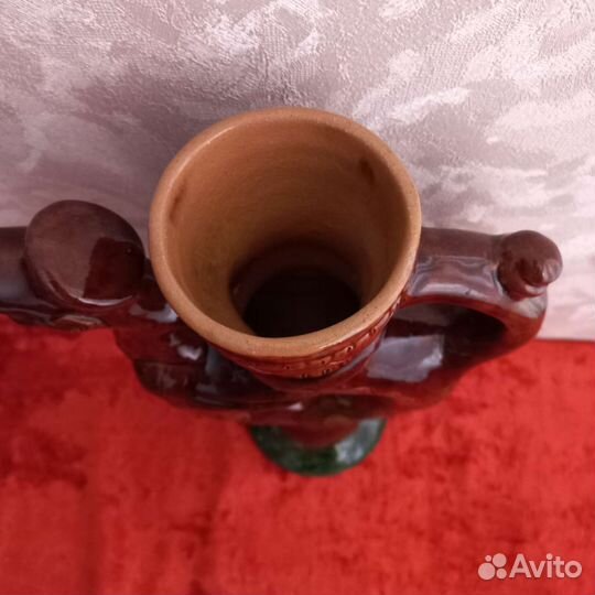 Глиняный кувшин