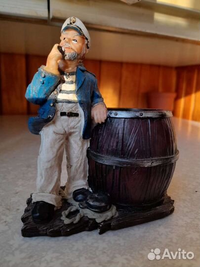 Сувенир фигурка Капитан