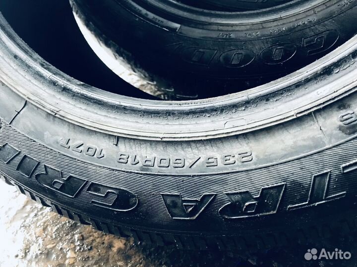 Goodyear UltraGrip 500 235/60 R18 107T